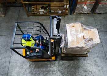 3 Safety Signs for Warehouse Traffic Control
